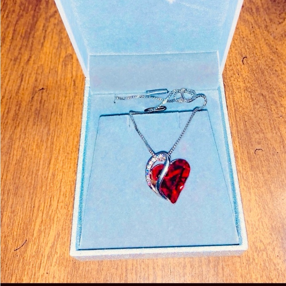 NWOT,  Beautiful Ruby Red heart ♥️ with Cubic Zirconia, ♦️ Diamond Necklace.